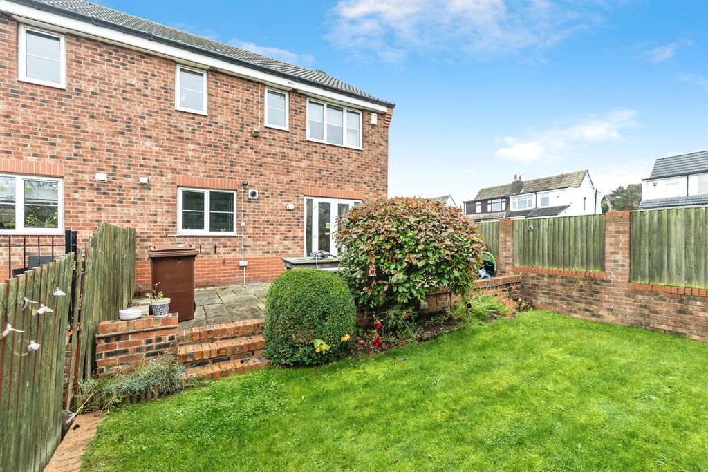 Property photo 2 of 17