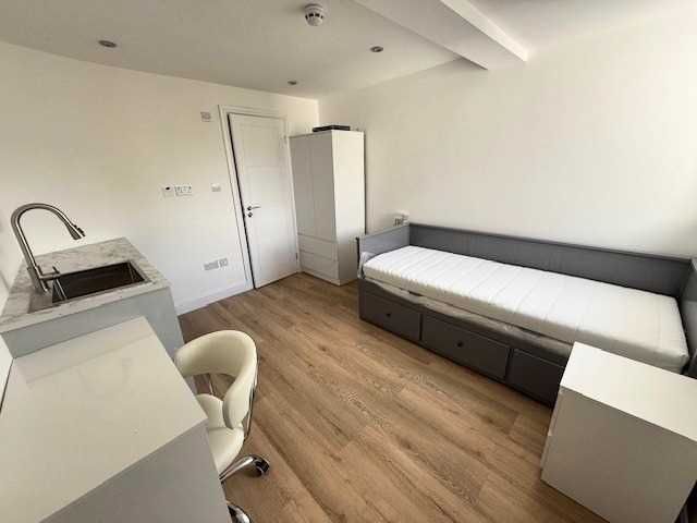 Property photo 2 of 7 Bedroom 1