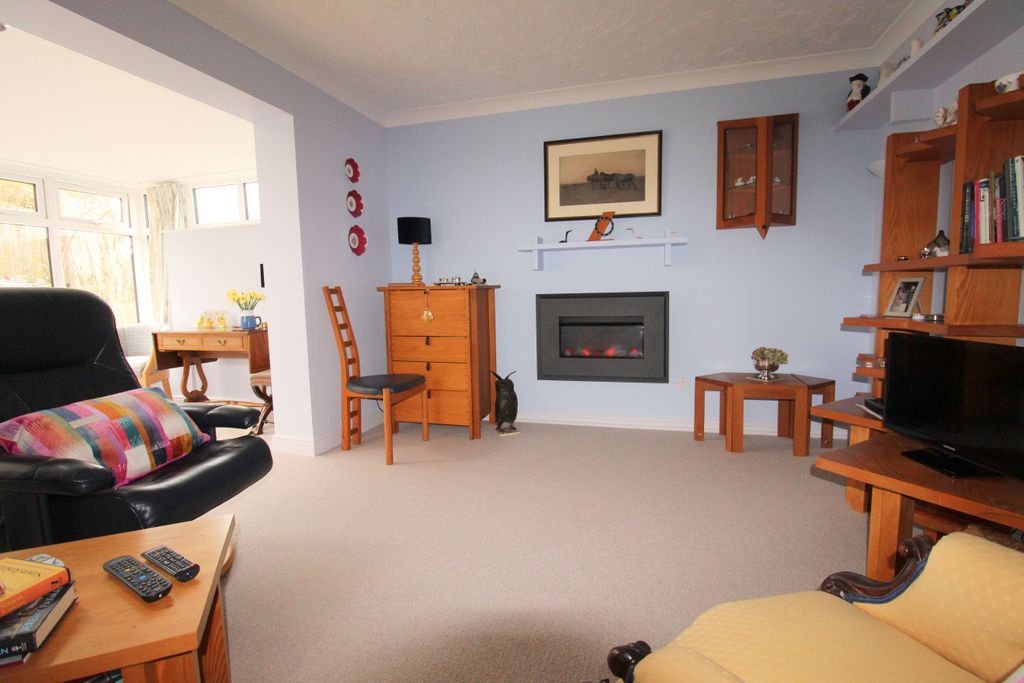 Property photo 3 of 12 Img_23944