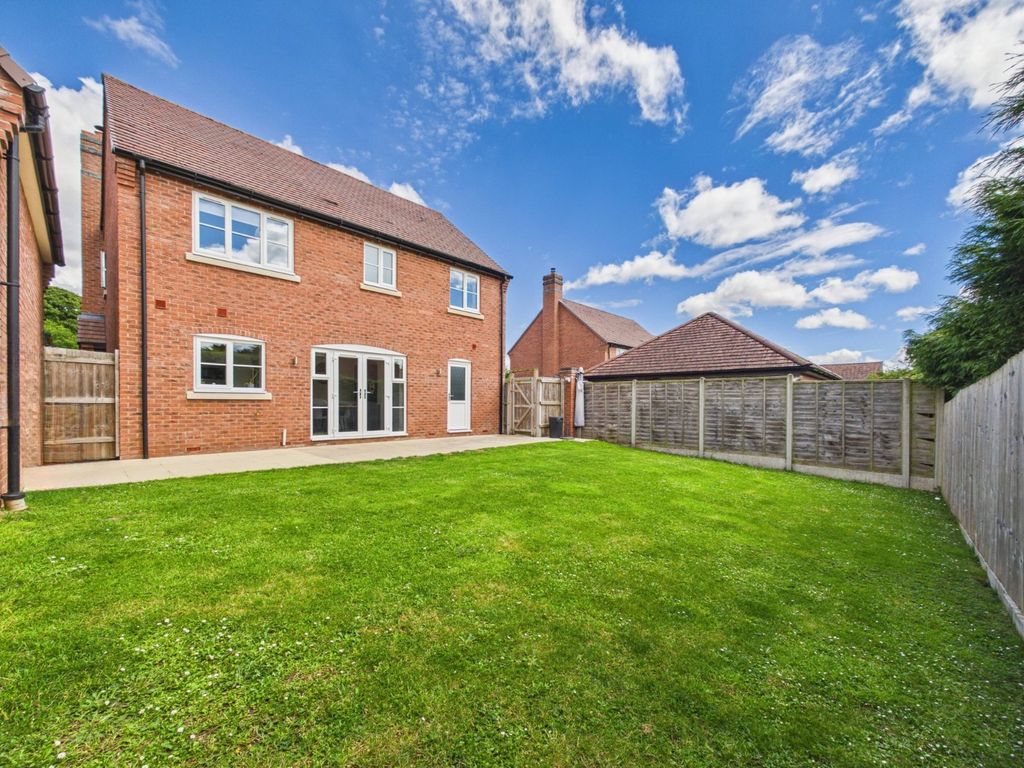 Property photo 2 of 17 Picture No. 33