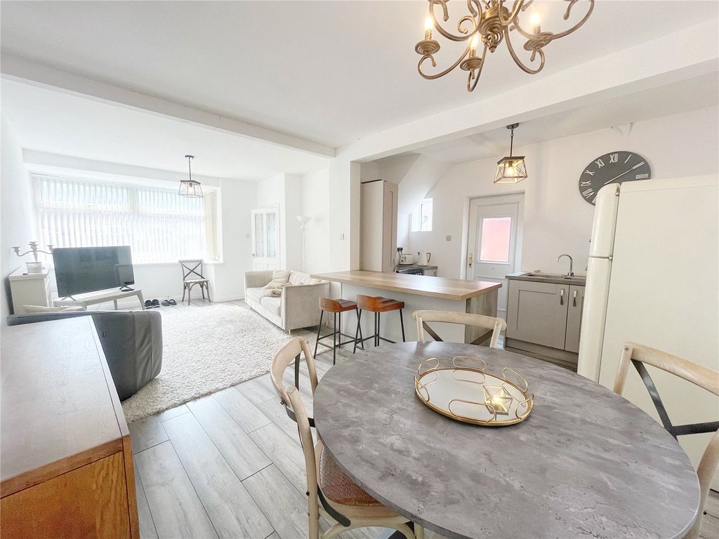 Property photo 1 of 17 Picture No. 15