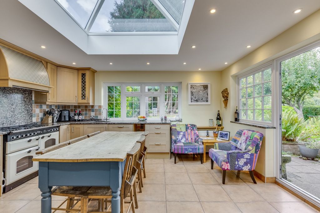 Property photo 3 of 43 3729497