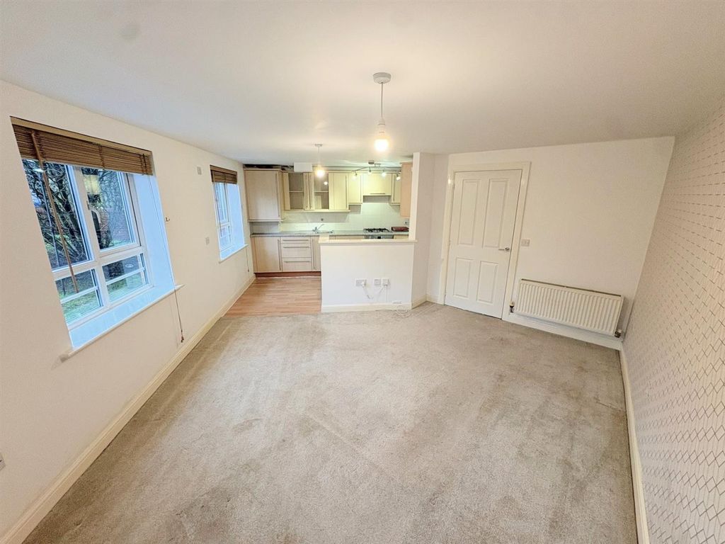 Property photo 2 of 8 10684c34-4047-4E7d-Beb5-2158F7B974Fa.Jpg