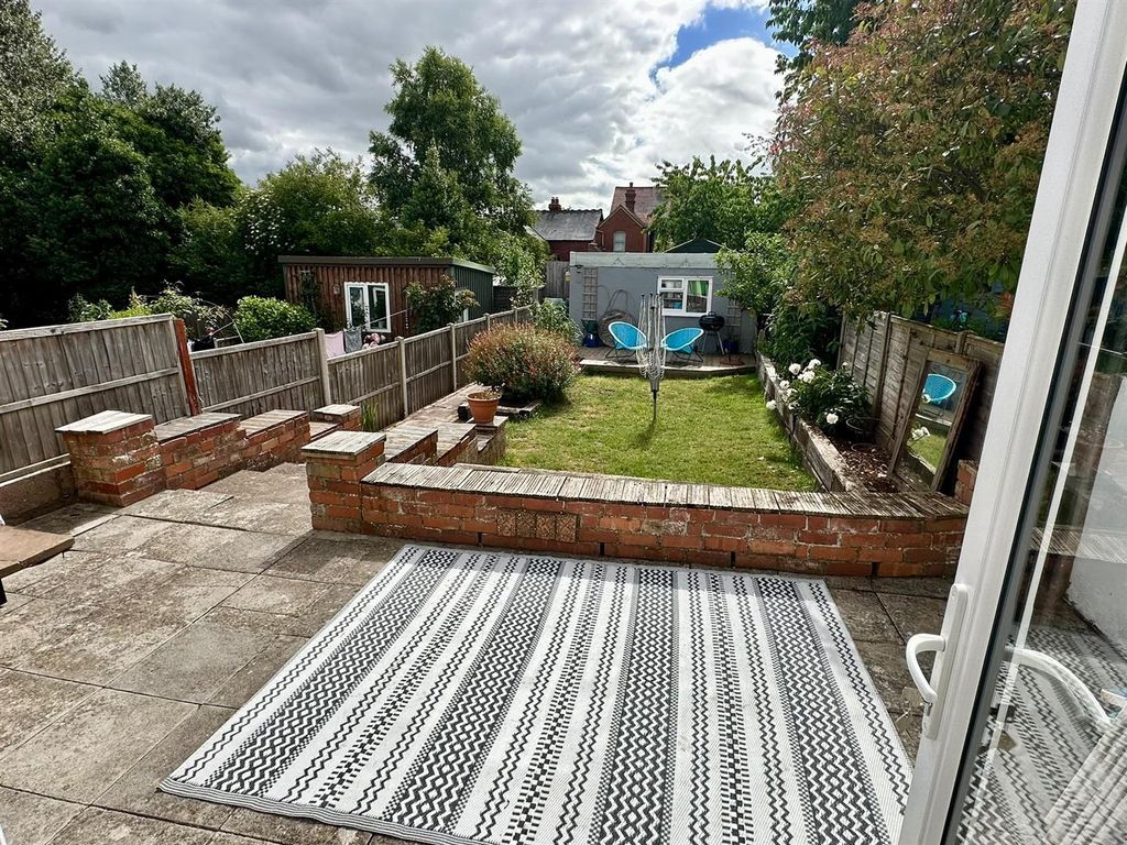 Property photo 2 of 21