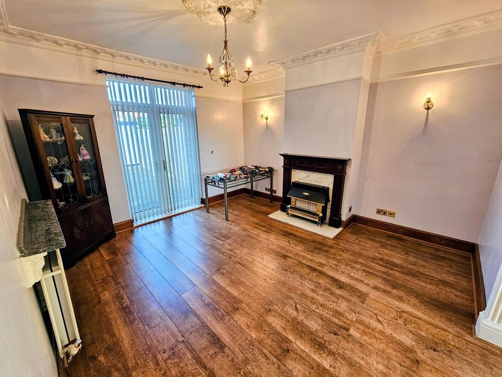 Property photo 3 of 17 Dining Room