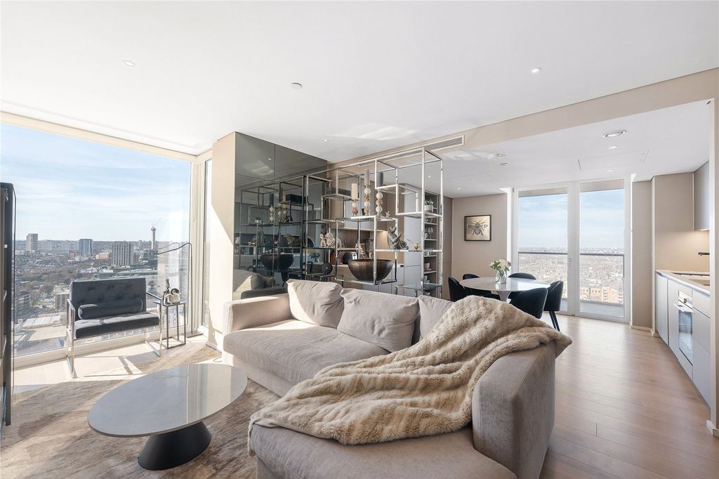 Property photo 2 of 38 Picture No. 12