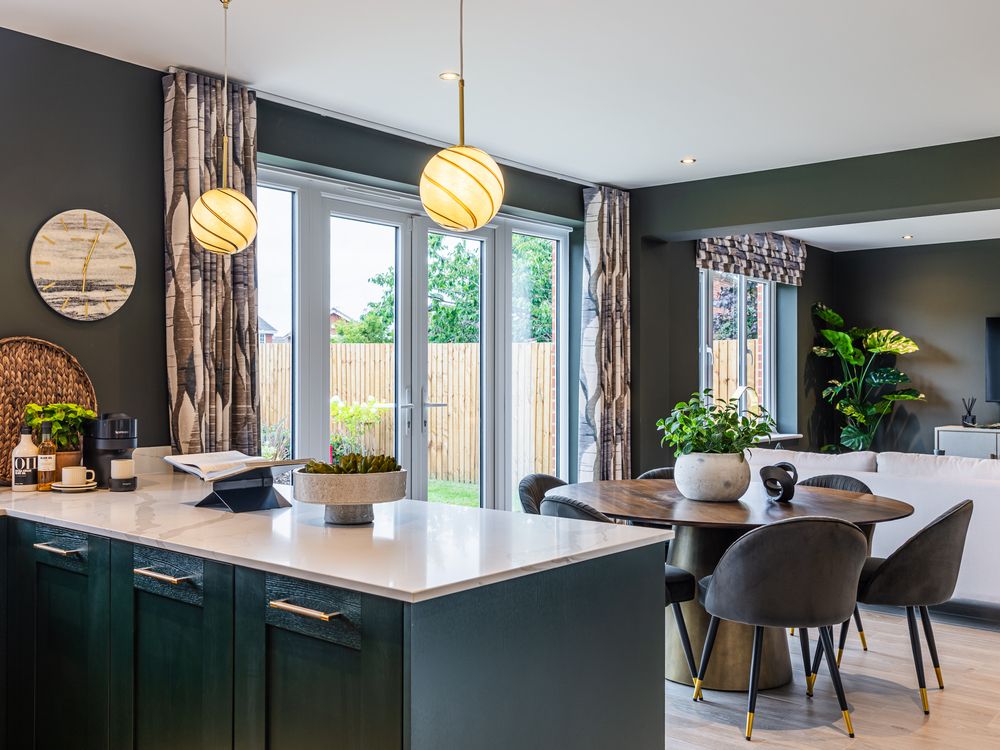 Property photo 2 of 10 Redrow - The Hampstead - Kitchenfamily - 71324