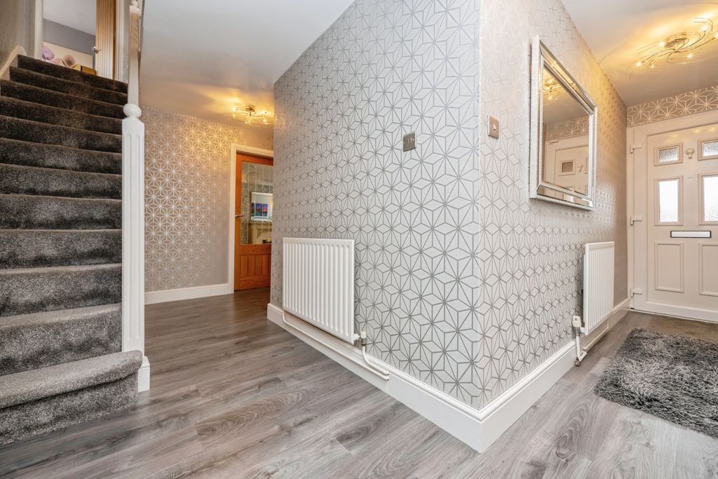 Property photo 2 of 20 Hallway