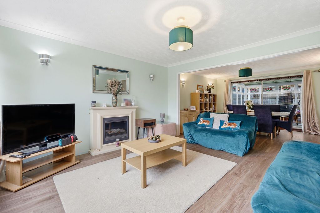 Property photo 3 of 18