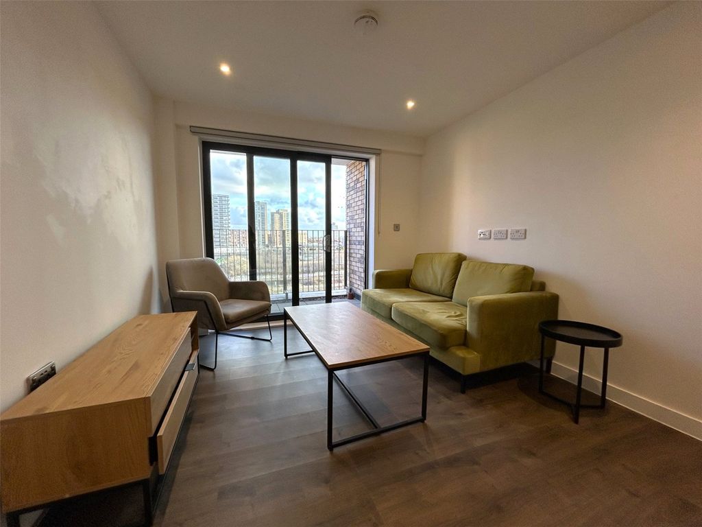 Property photo 3 of 15 Picture No. 02