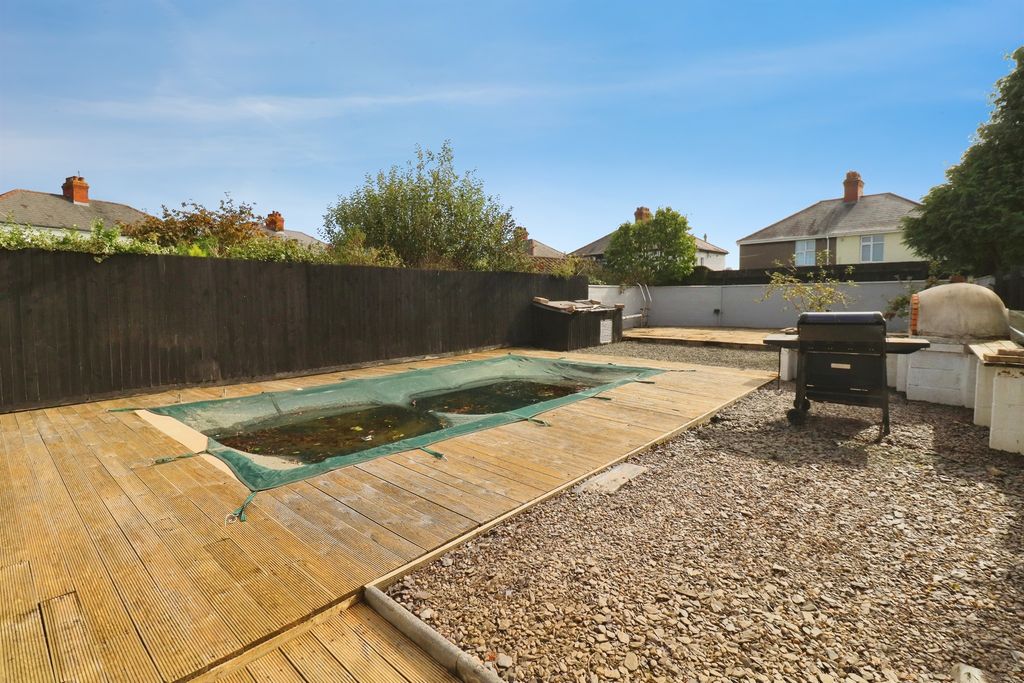 Property photo 2 of 29
