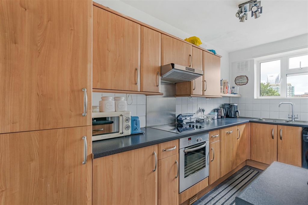 Property photo 3 of 9