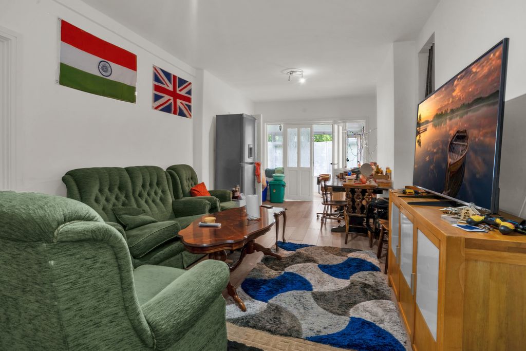 Property photo 3 of 12