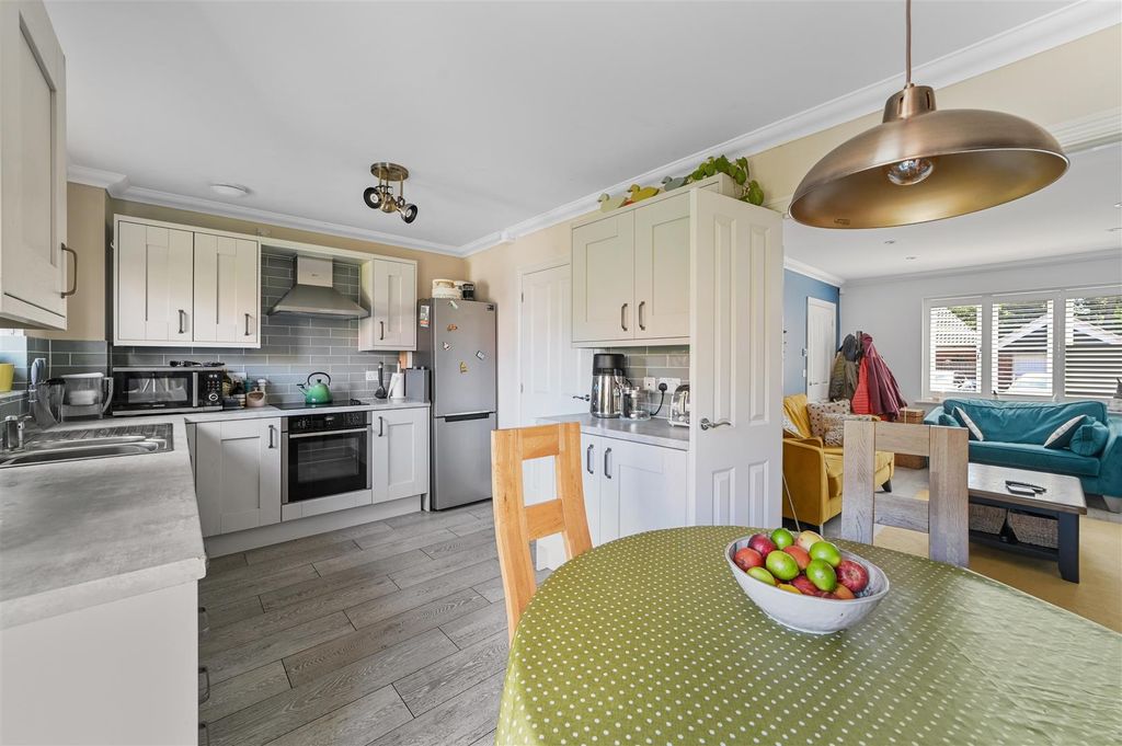 Property photo 2 of 14 Kitchen