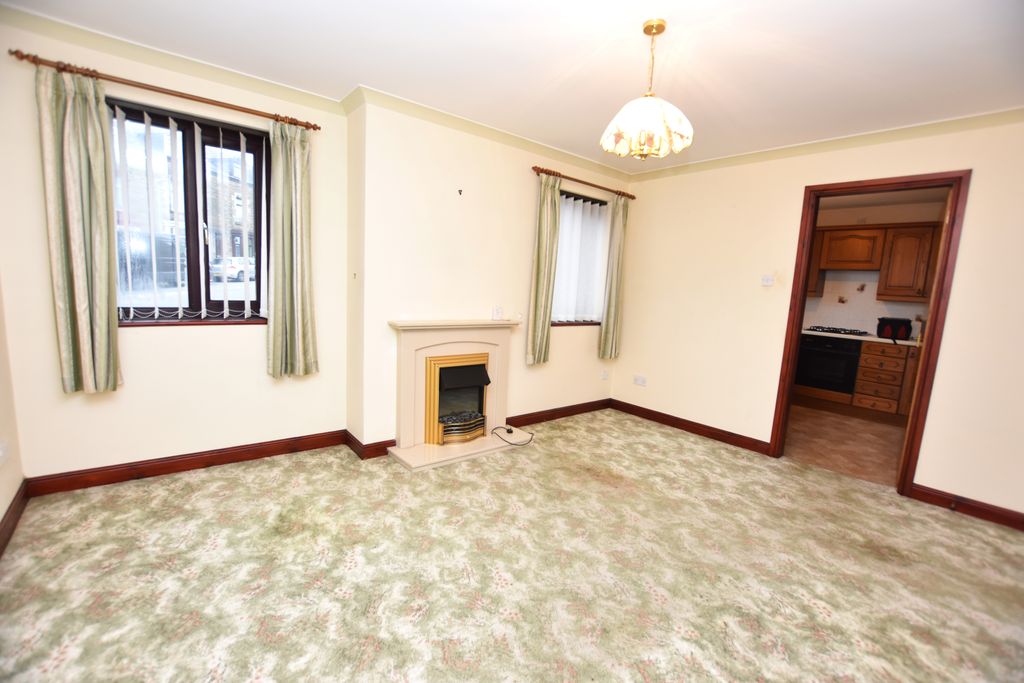 Property photo 2 of 9