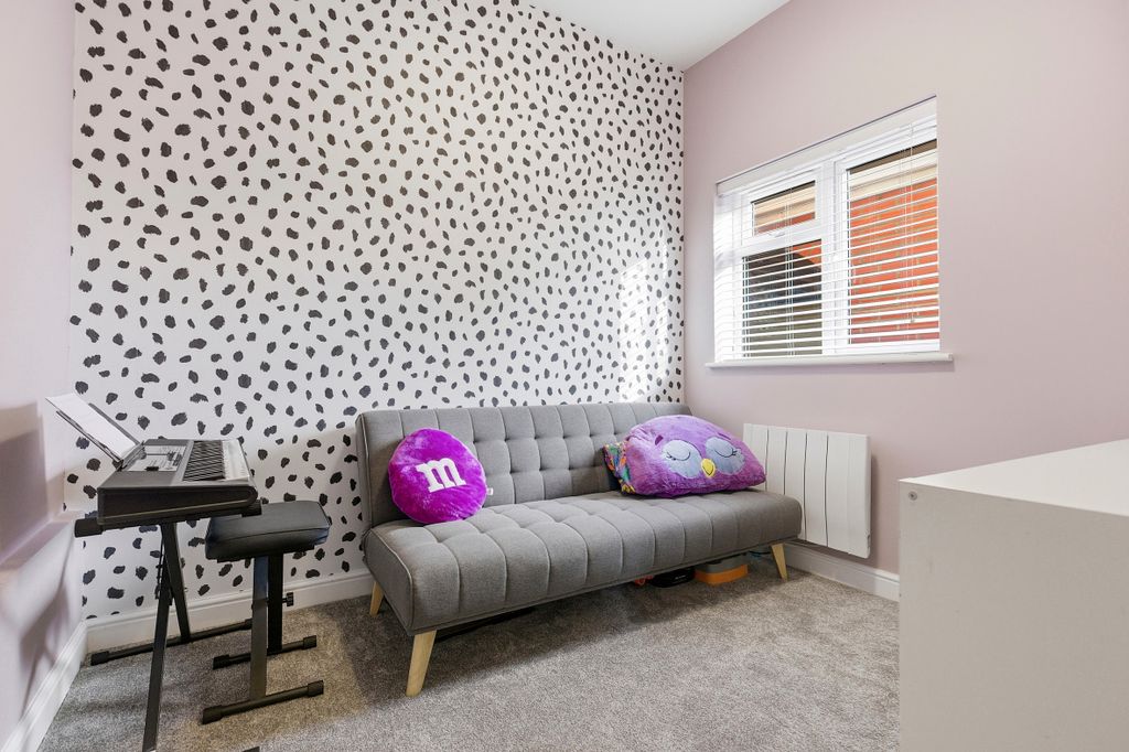 Property photo 3 of 25