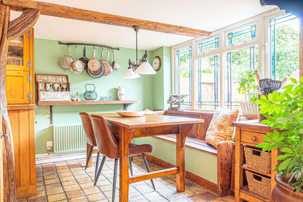 Property photo 3 of 32