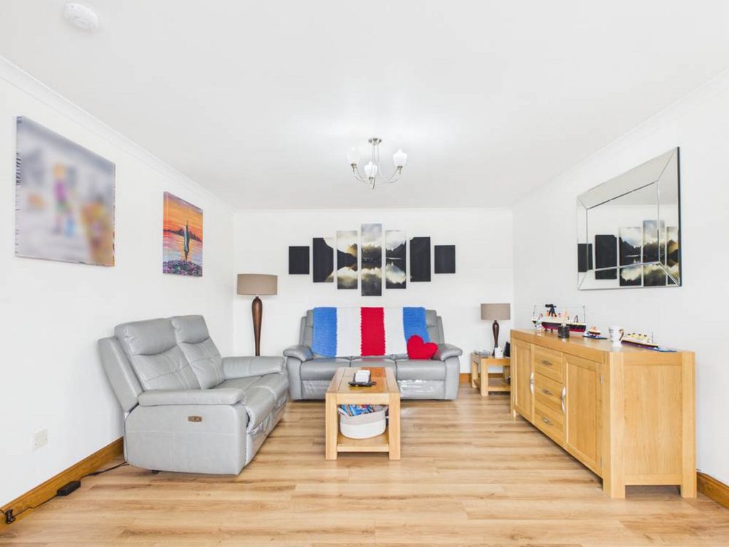 Property photo 2 of 33