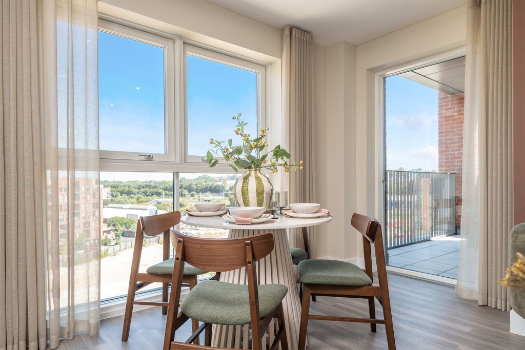 Property photo 3 of 6 Dining