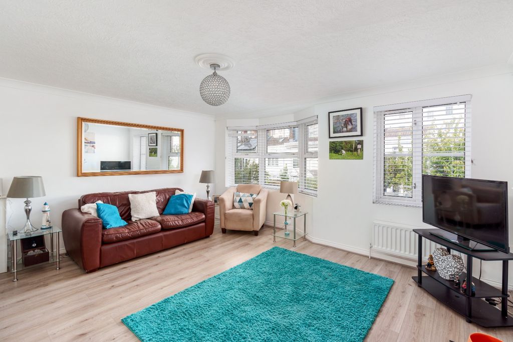 Property photo 3 of 25 4477405