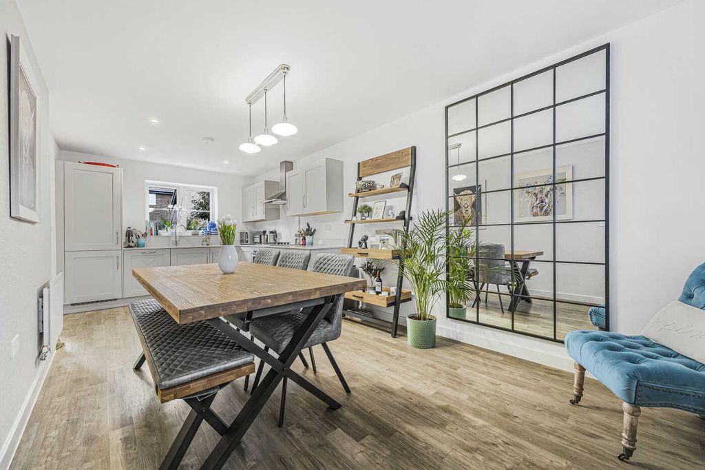 Property photo 3 of 32 Dining Room