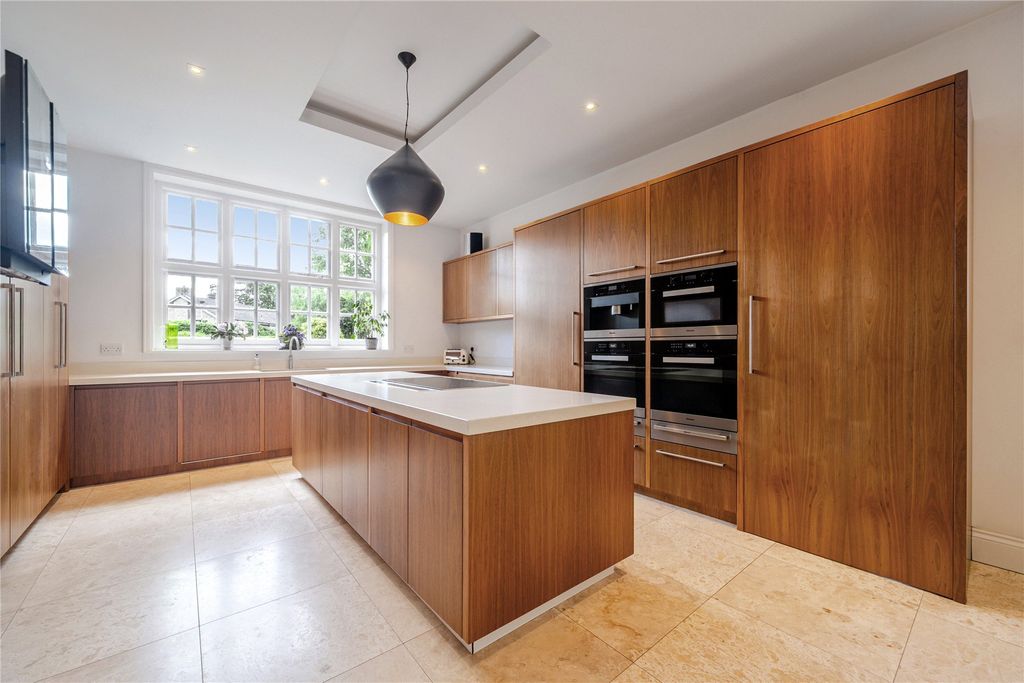 Property photo 3 of 31 Picture No. 70