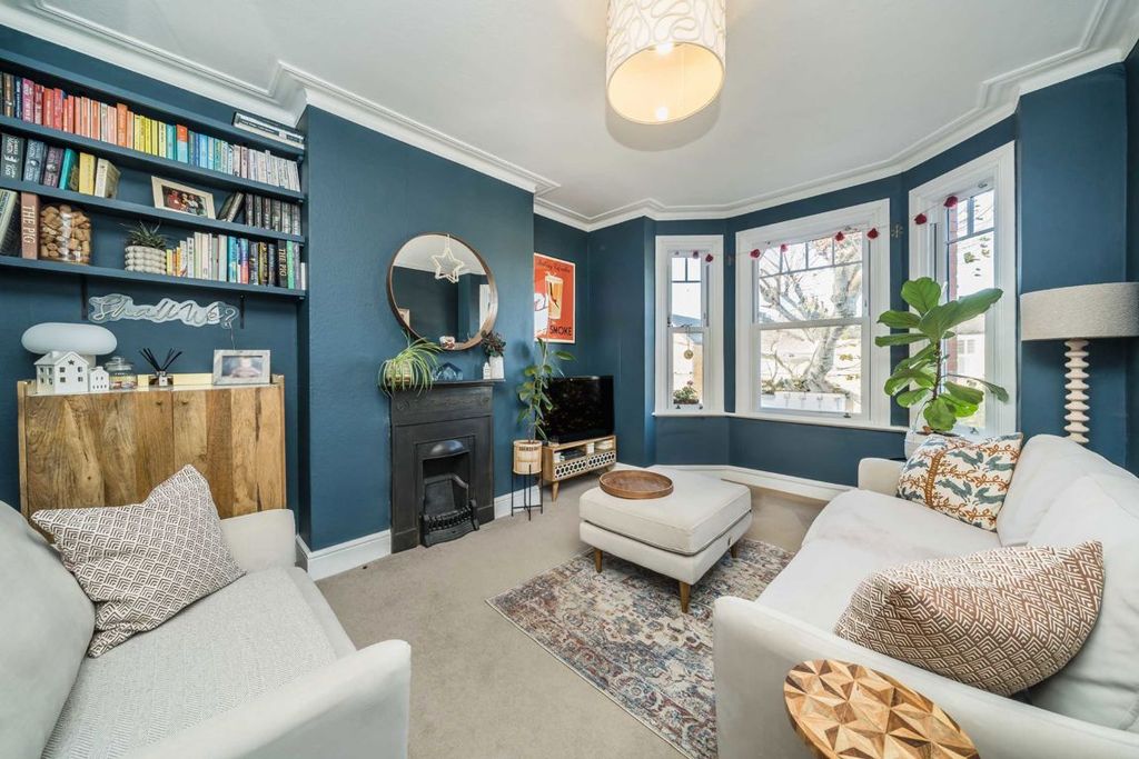 Property photo 2 of 9