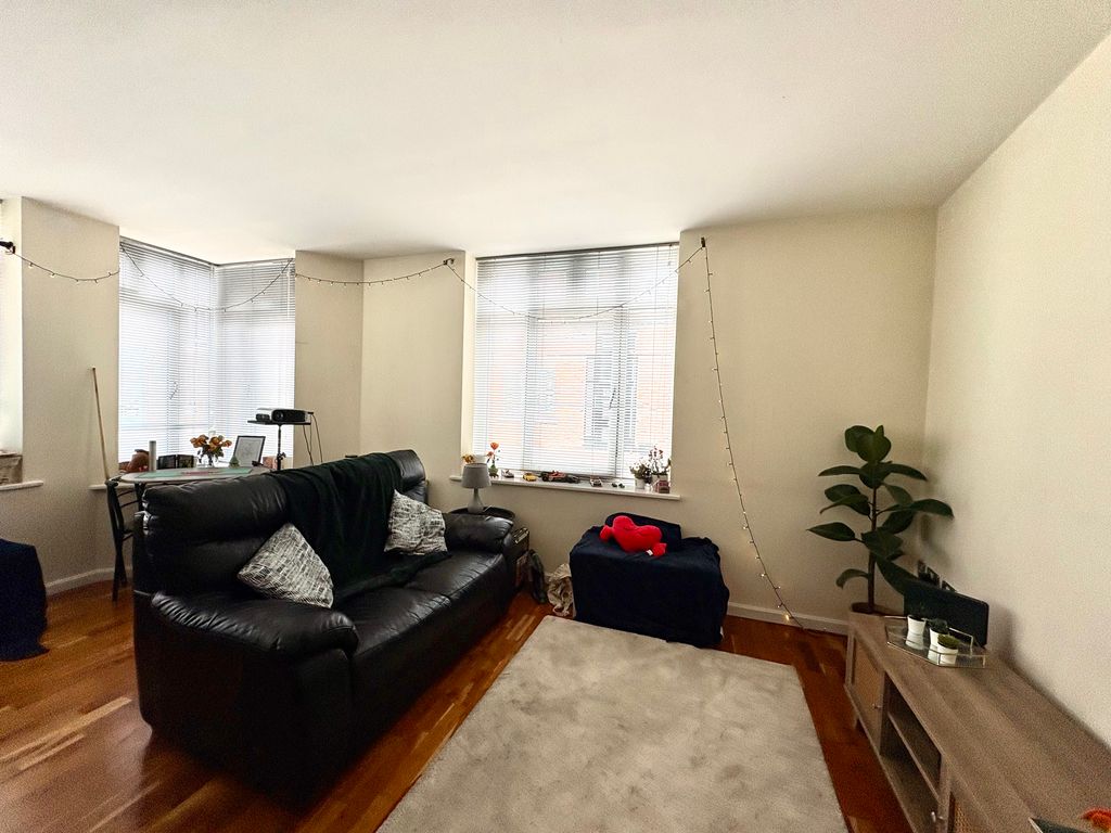 Property photo 3 of 9 Image