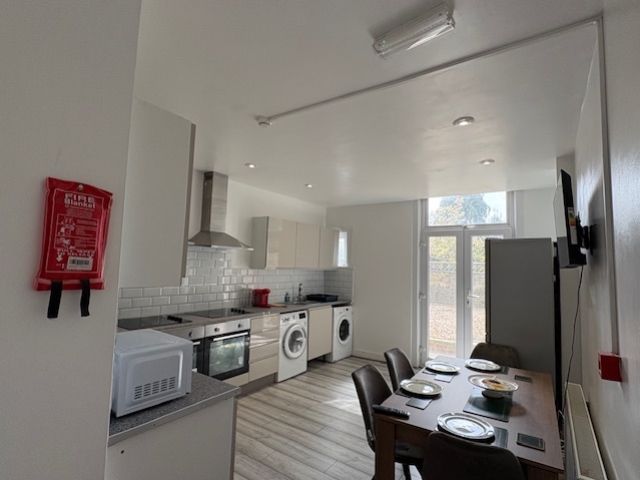Property photo 2 of 5 Maplewood Kitchen