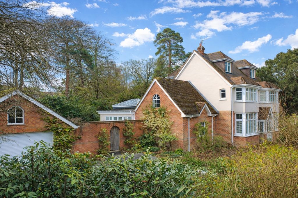 Property photo 1 of 26 9 Chapel Road