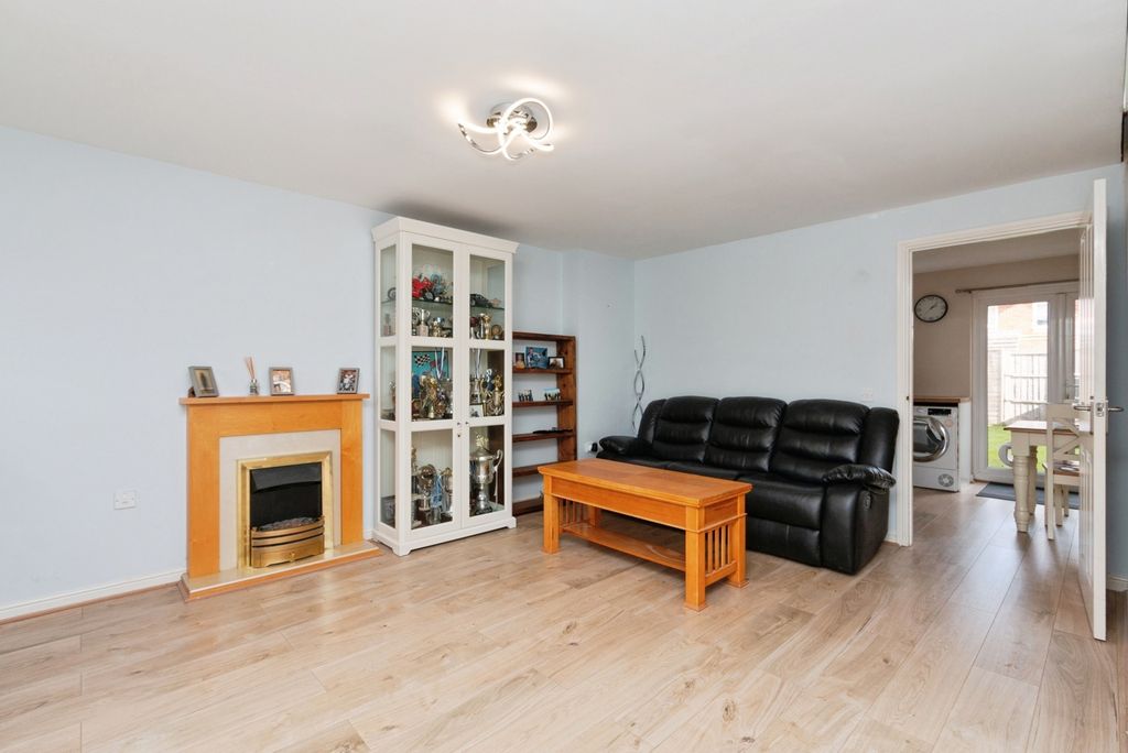 Property photo 3 of 17 Photo