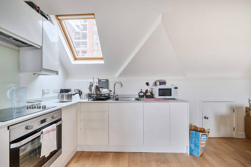 Property photo 2 of 18 1495700-8-6A5F94c...