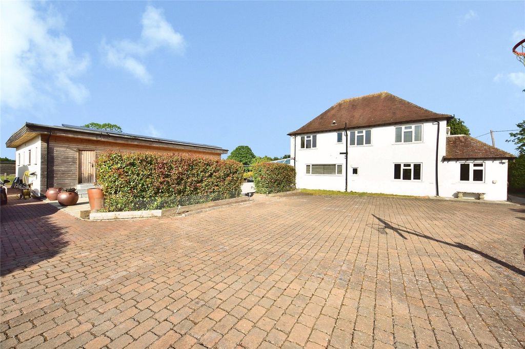 Property photo 1 of 20 Picture No. 05