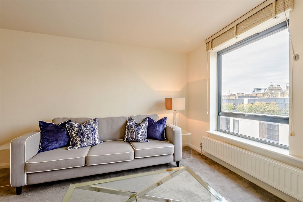 Property photo 3 of 11 Picture No. 34