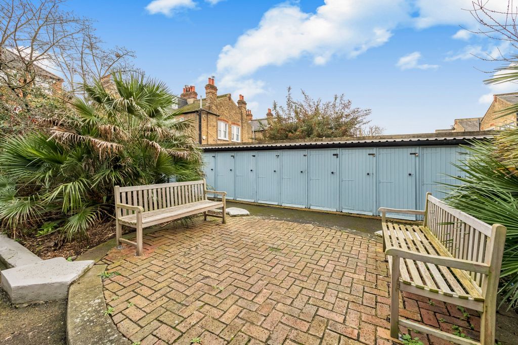 Property photo 3 of 19