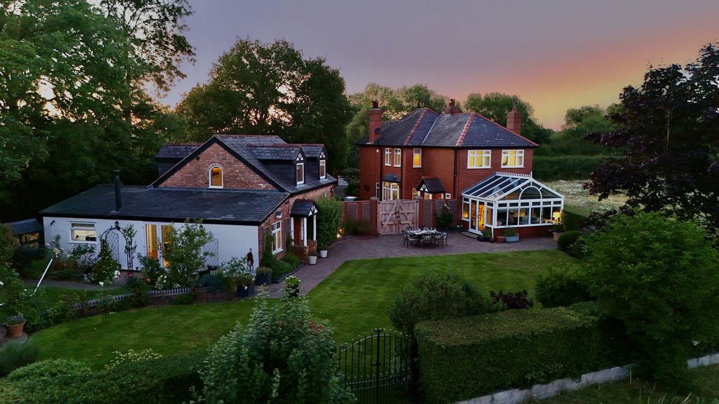Property photo 1 of 34