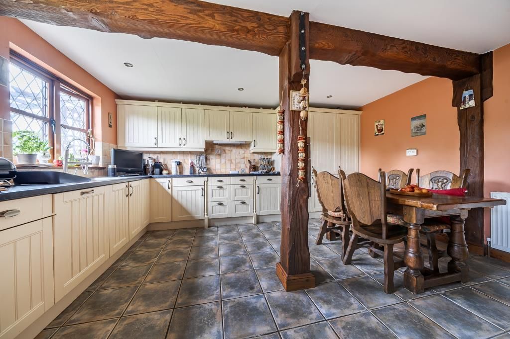 Property photo 2 of 26 Kitchen