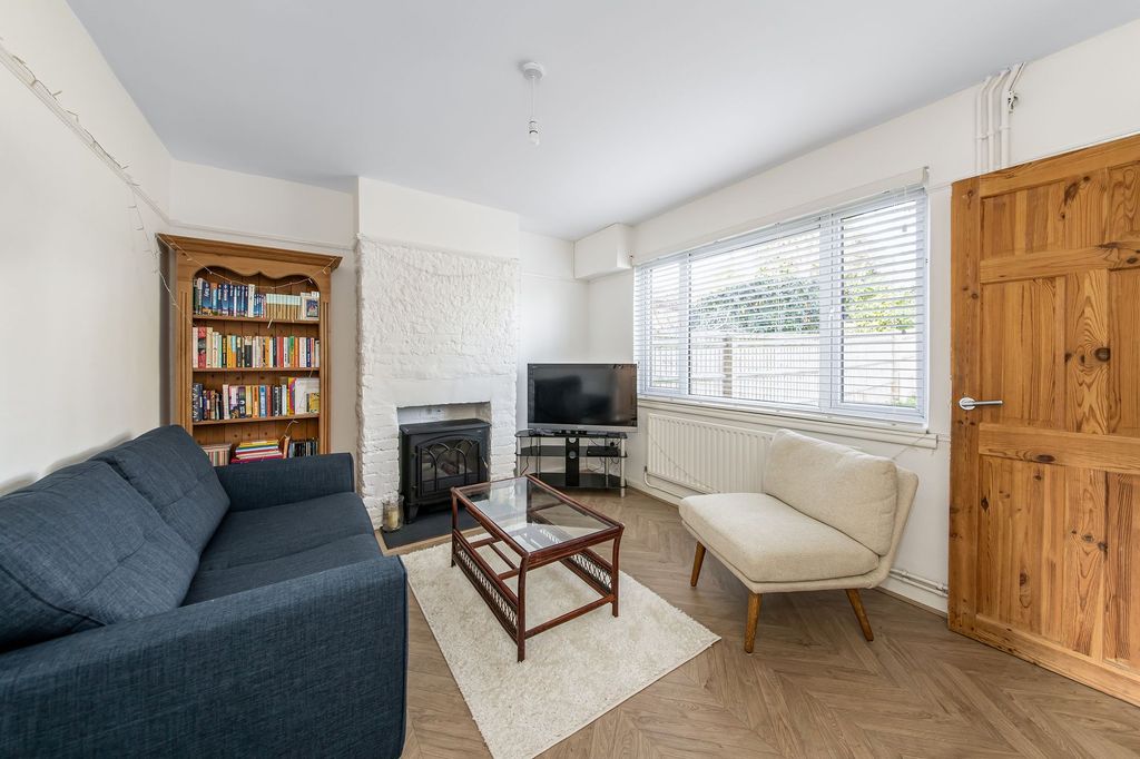 Property photo 3 of 24