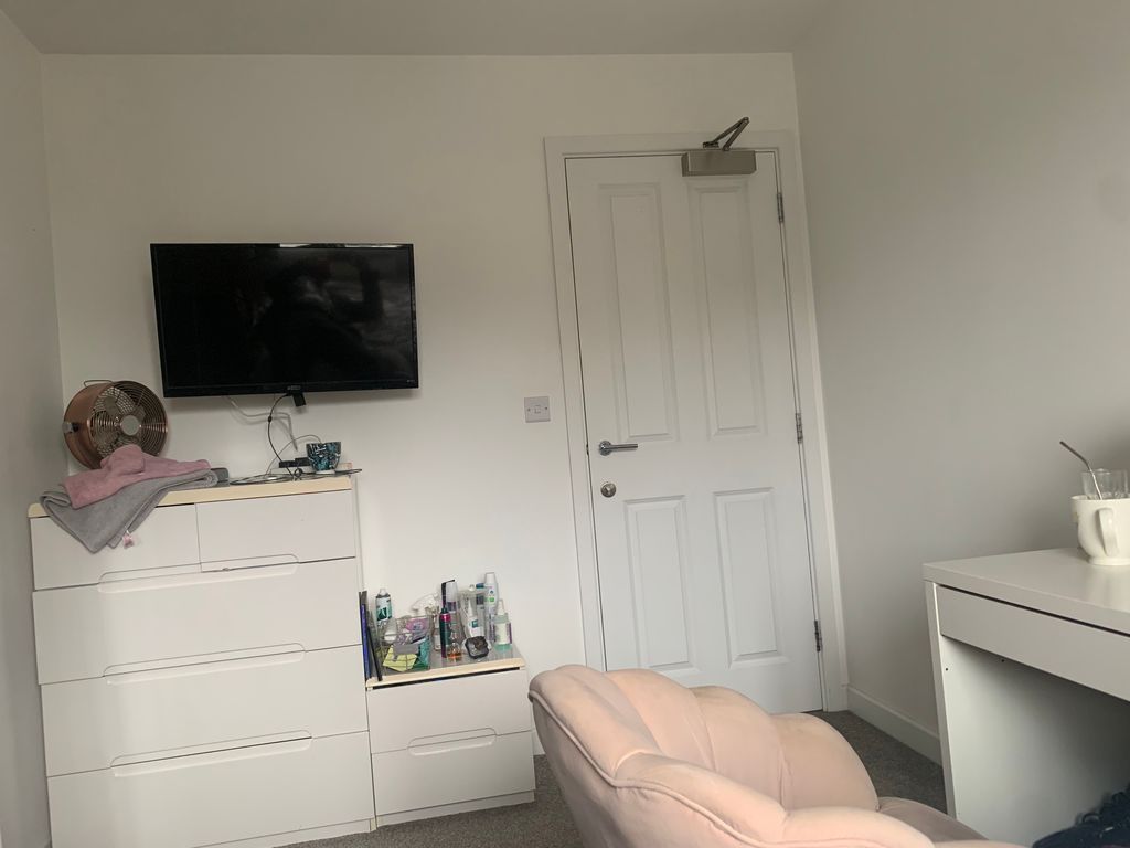 Property photo 3 of 7 Bedroom