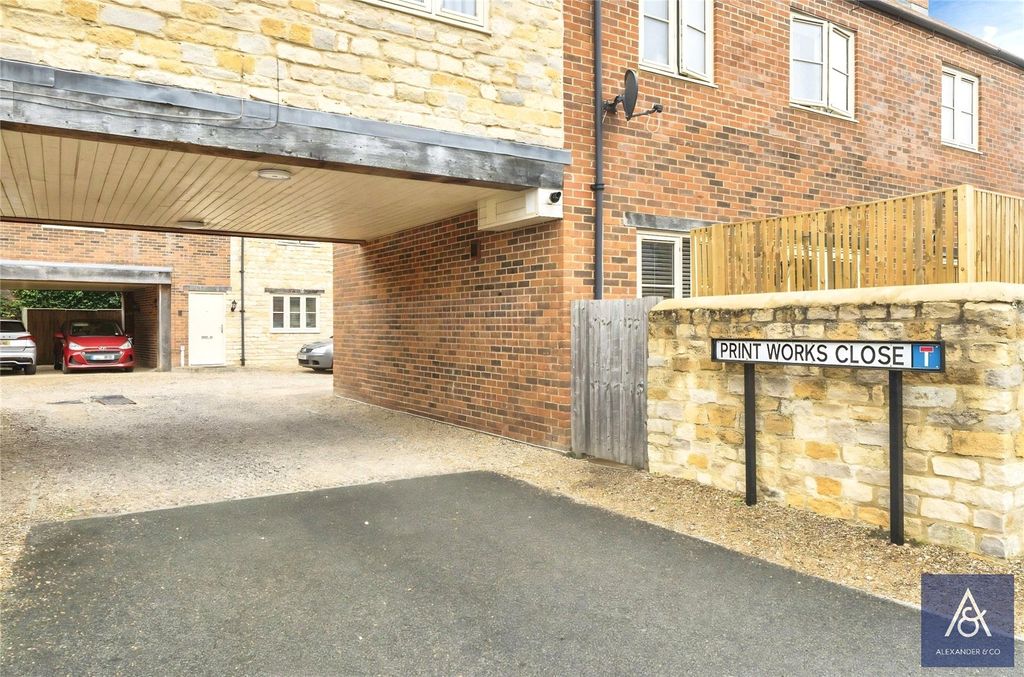 Property photo 2 of 17 Print Works Close