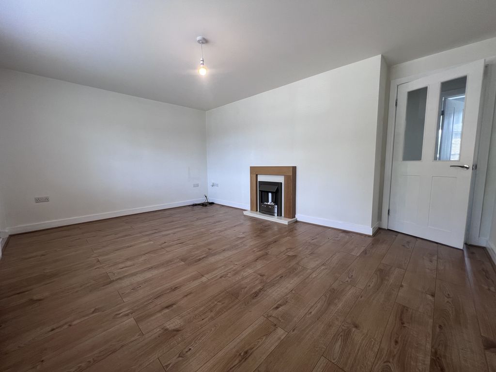 Property photo 2 of 8 B