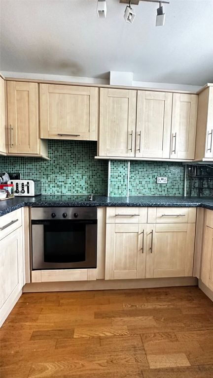 Property photo 3 of 10 Picture No. 05