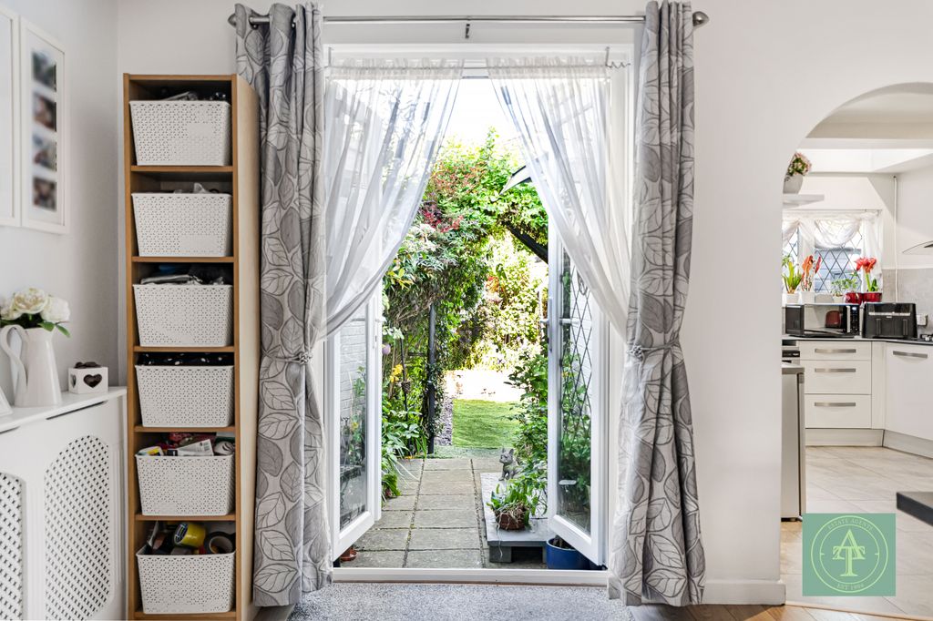 Property photo 3 of 14 5