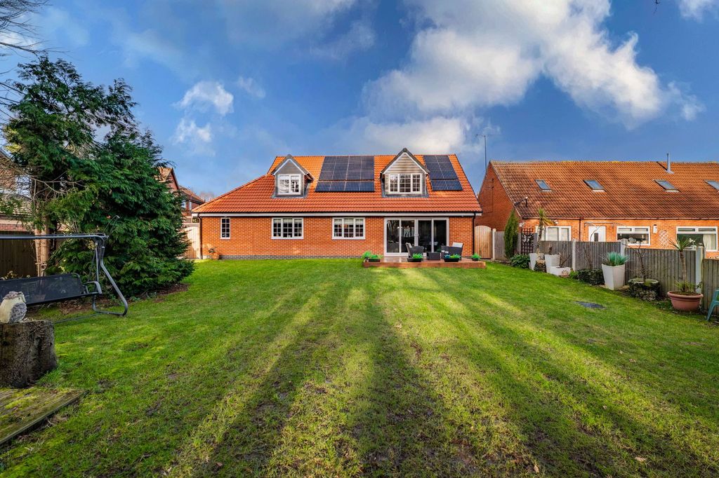 Property photo 2 of 42