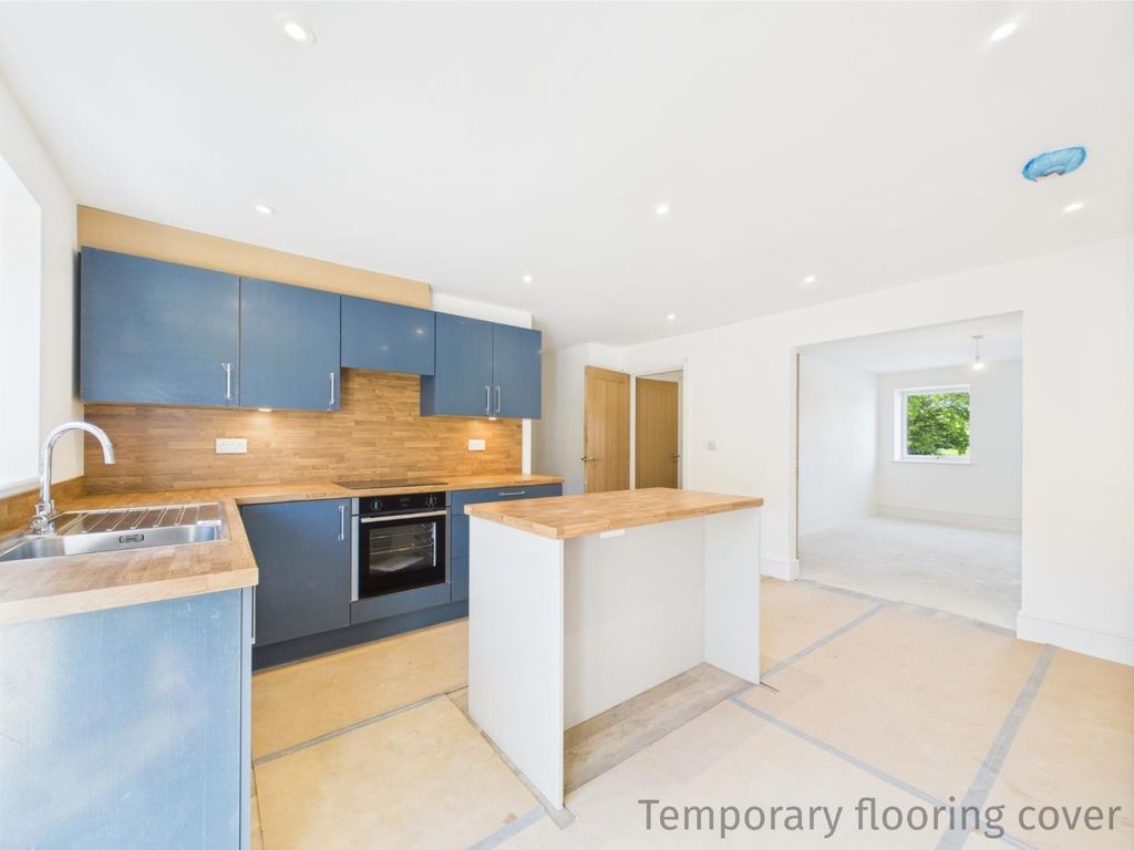 Property photo 3 of 30 Broadholme Flooring (1).Png