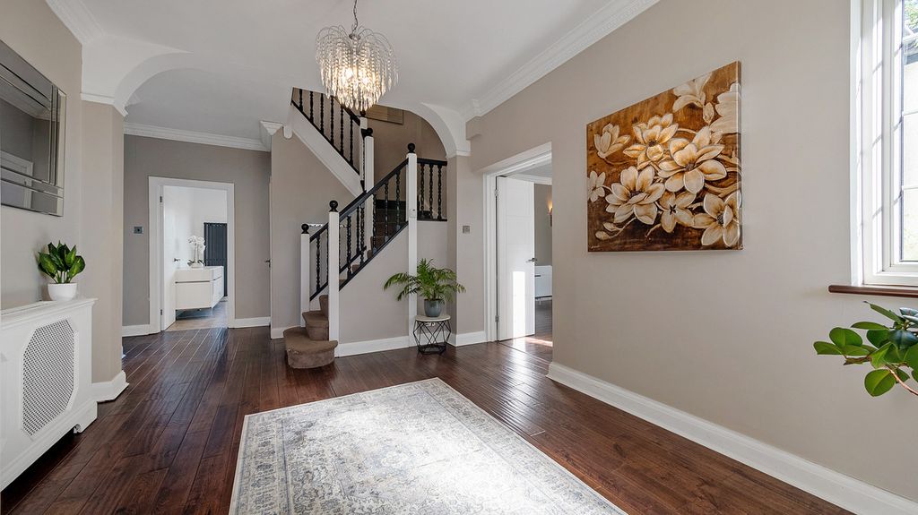 Property photo 3 of 20