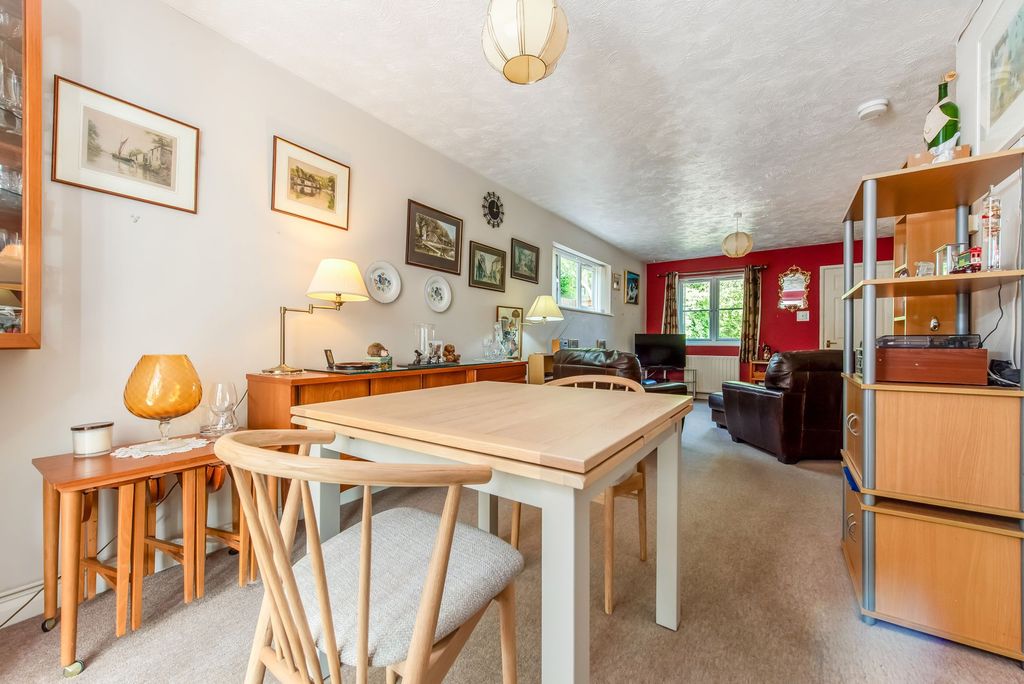 Property photo 2 of 21