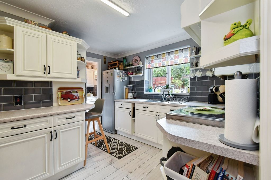 Property photo 3 of 31 Photo