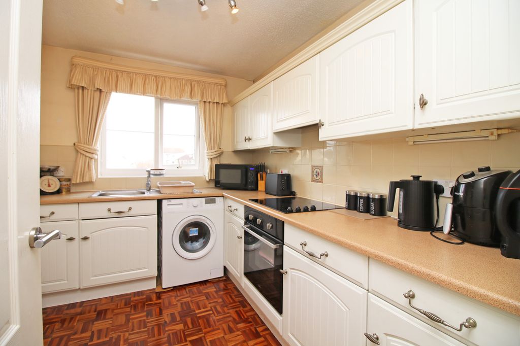 Property photo 2 of 13