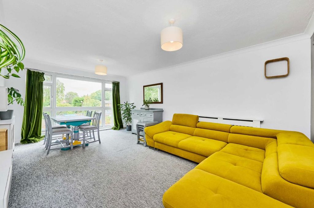 Property photo 2 of 5
